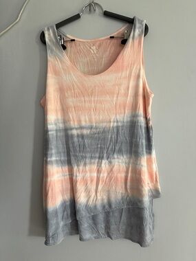 Sleeveless Tie-Dye Tank Top in Peach and Gray